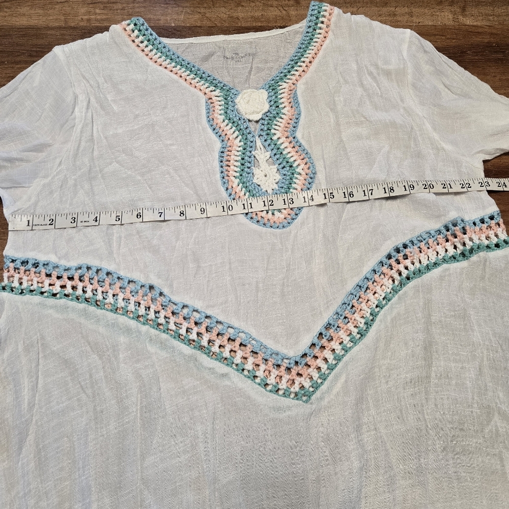 Princess Cruises XXL Chic White Coverup with Blue and Pink Details - Picture 4 of 5